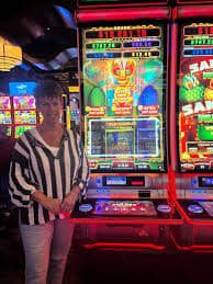 Master King bingo room with live draw cards for Filipino players